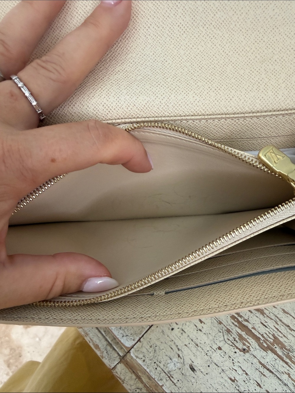 Louis Vuitton Sarah Wallet in Damier Azur - Picture 9 of 9